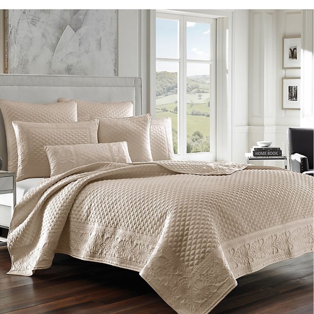 J. Queen New York™Zilara Full/queen Quilt in Pearl